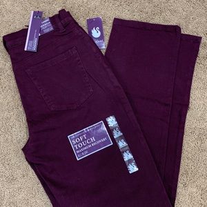 Gloria Vanderbilt burgundy “Amanda” jeans.
